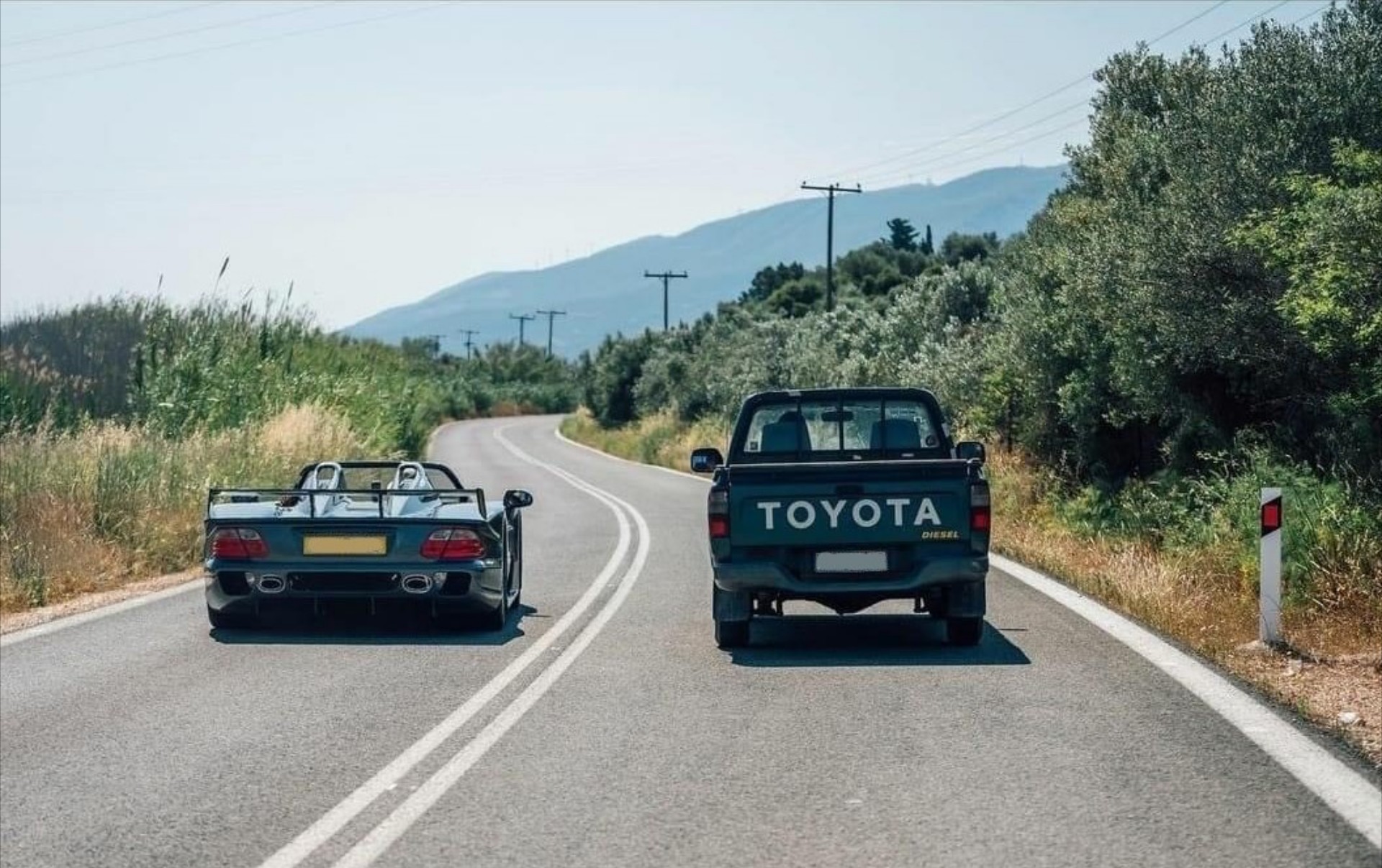 Απίστευτες εικόνες στην Ελλάδα, με supercars 40+ εκατομμυρίων!