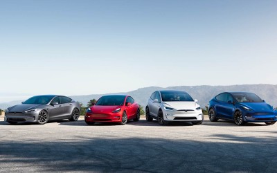 Ξεστοκάρισμα της Tesla με νέες εκπτώσεις