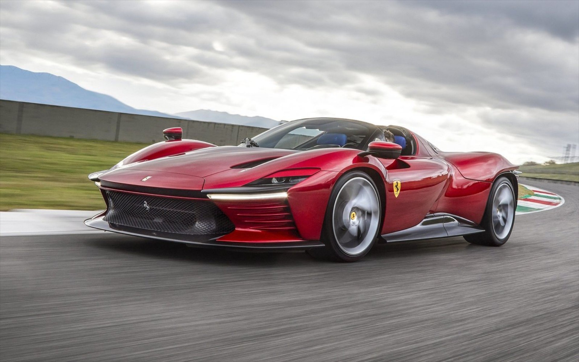 Στην Ελλάδα μια Ferrari Daytona SP3 των 3,5 εκατ. ευρώ!