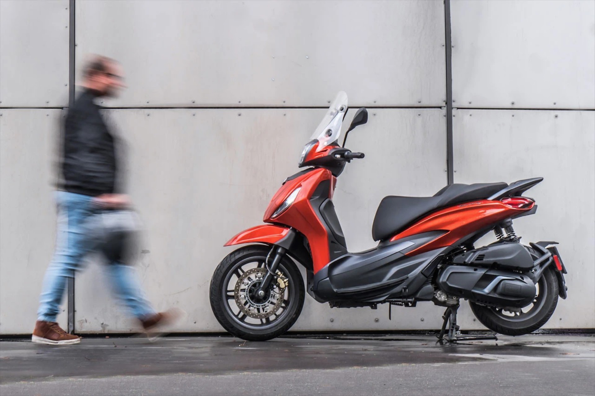 Ποιο μποτιλιάρισμα; Πάρε scooter με leasing και… καθάρισες!