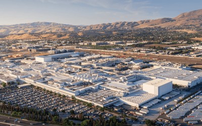 Κλείνει εργοστάσια η Tesla; Δες όλη την αλήθεια