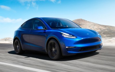 73χρονος κλειδώθηκε μέσα σε Tesla και κατηγορεί την εταιρεία!