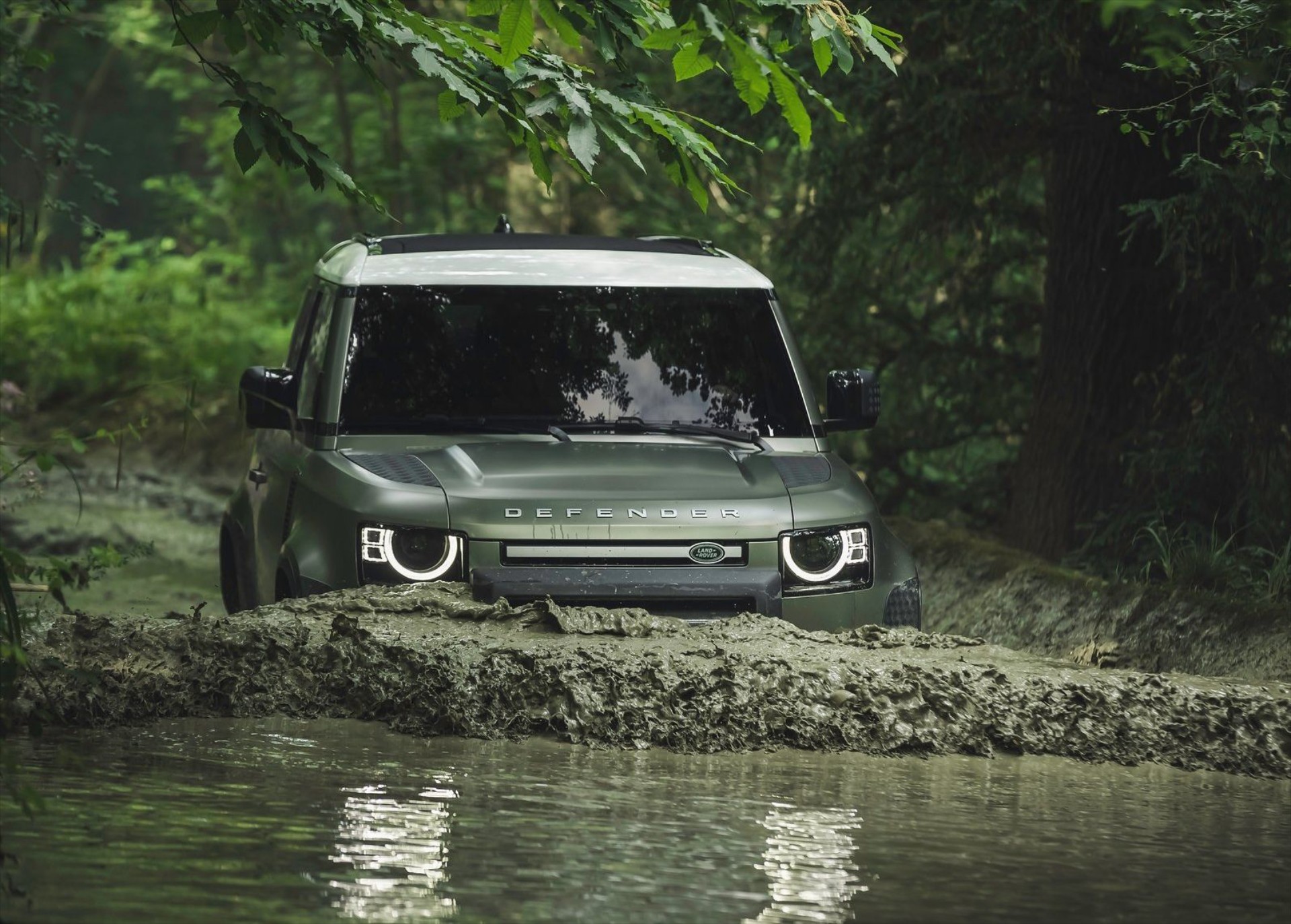 Land Rover Defender - Τι σημαίνουν τα νούμερα 90, 110 και 130;