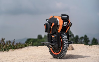 Νέο unicycle InMotion V14 Adventure: Μια ρόδα που πιάνει... 110 km/h! [video]