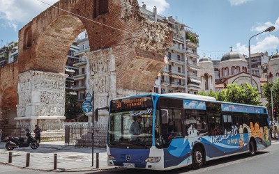 Θεσσαλονίκη: Το πιο παράξενο λεωφορείο της πόλης – Τι το διαφορετικό έχει (video)