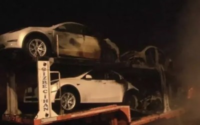 Φωτιά σε αυτοκινητάμαξα με Tesla στην Τουρκία [video]