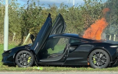 McLaren Artura: Έγινε στάχτη σε 2 λεπτά το supercar των 220.000 € [video]