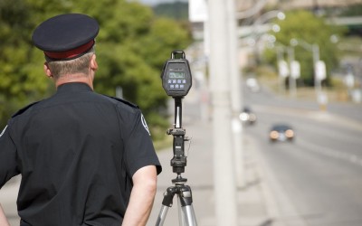 Έκανε σινιάλο για ραντάρ, τον συνέλαβαν και τελικά πήρε 50.000 αποζημίωση – Πώς; [Video]