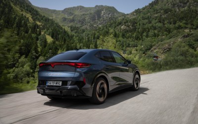 Το χωριό του CUPRA Tavascan με τις 50 λίμνες – Πού βρίσκεται; [video]