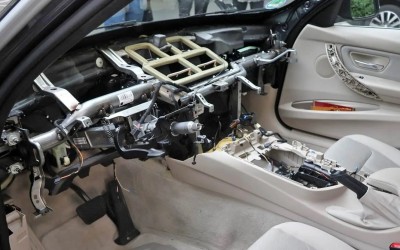 Αττική: «Ποντικοί έγδυναν» αυτοκίνητα από συνεργείο