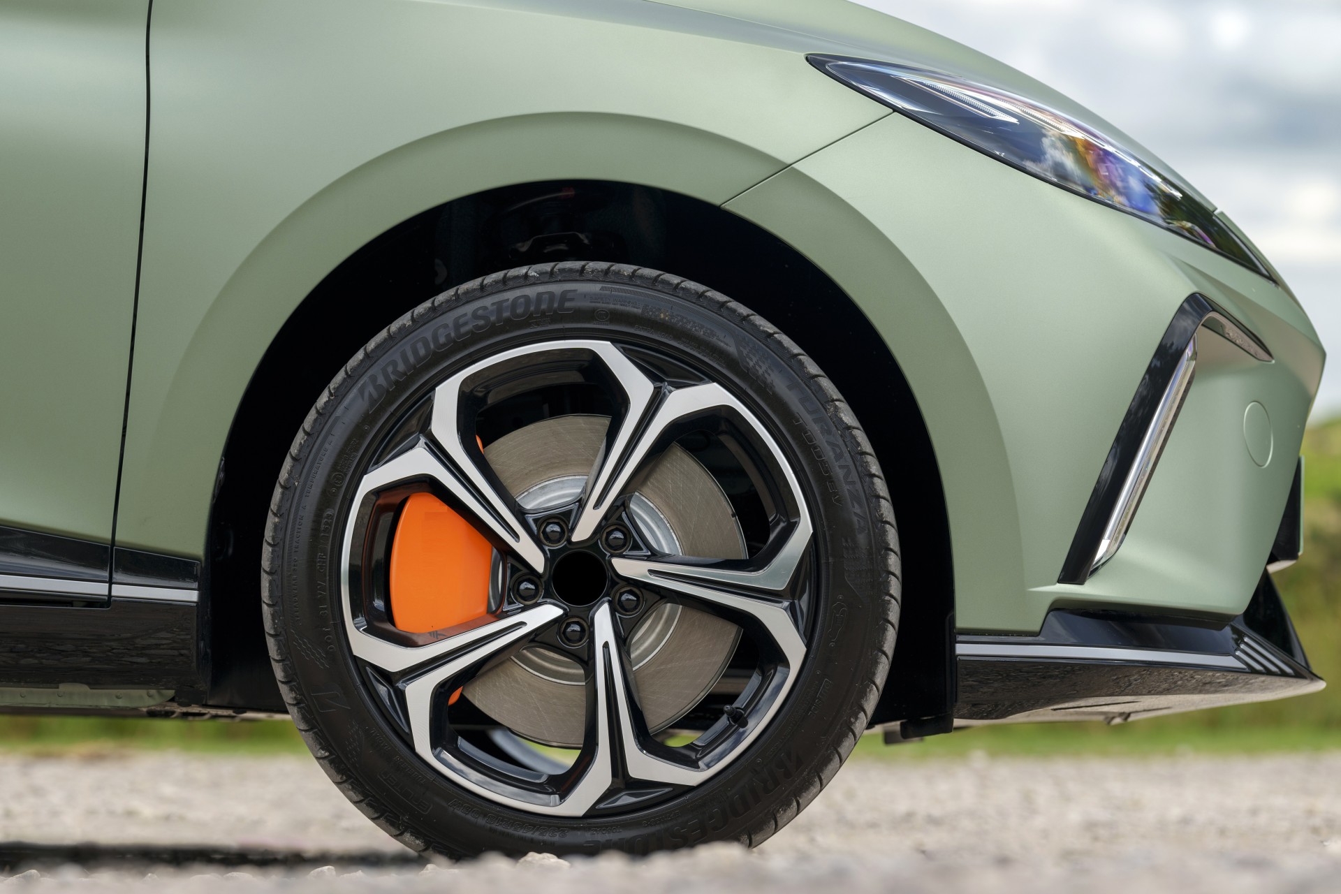 Οικογενειακό 435 ίππων με 0-100km/h σε 3,8 sec και τιμή 34.000 € - Ποιο είναι;