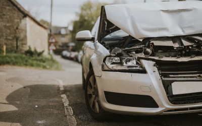 Τράκαρες και έμεινες χωρίς αυτοκίνητο; Η ασφαλιστική σου καλύπτει την ενοικίαση!