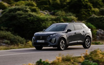 Video-Δοκιμή Peugeot 2008 1.2 PureTech: Ορίζει τα B-SUV
