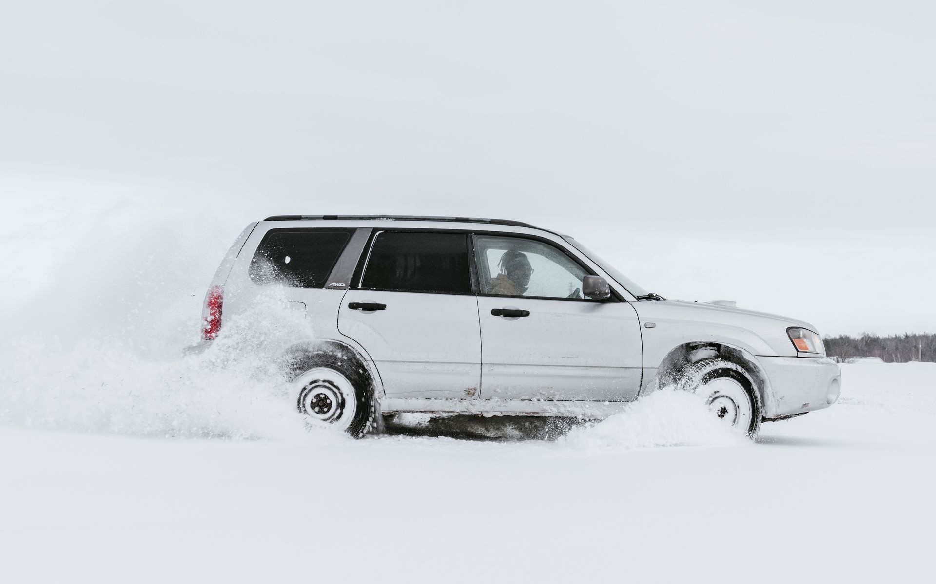 5 βασικοί κανόνες για οδήγηση στο χιόνι