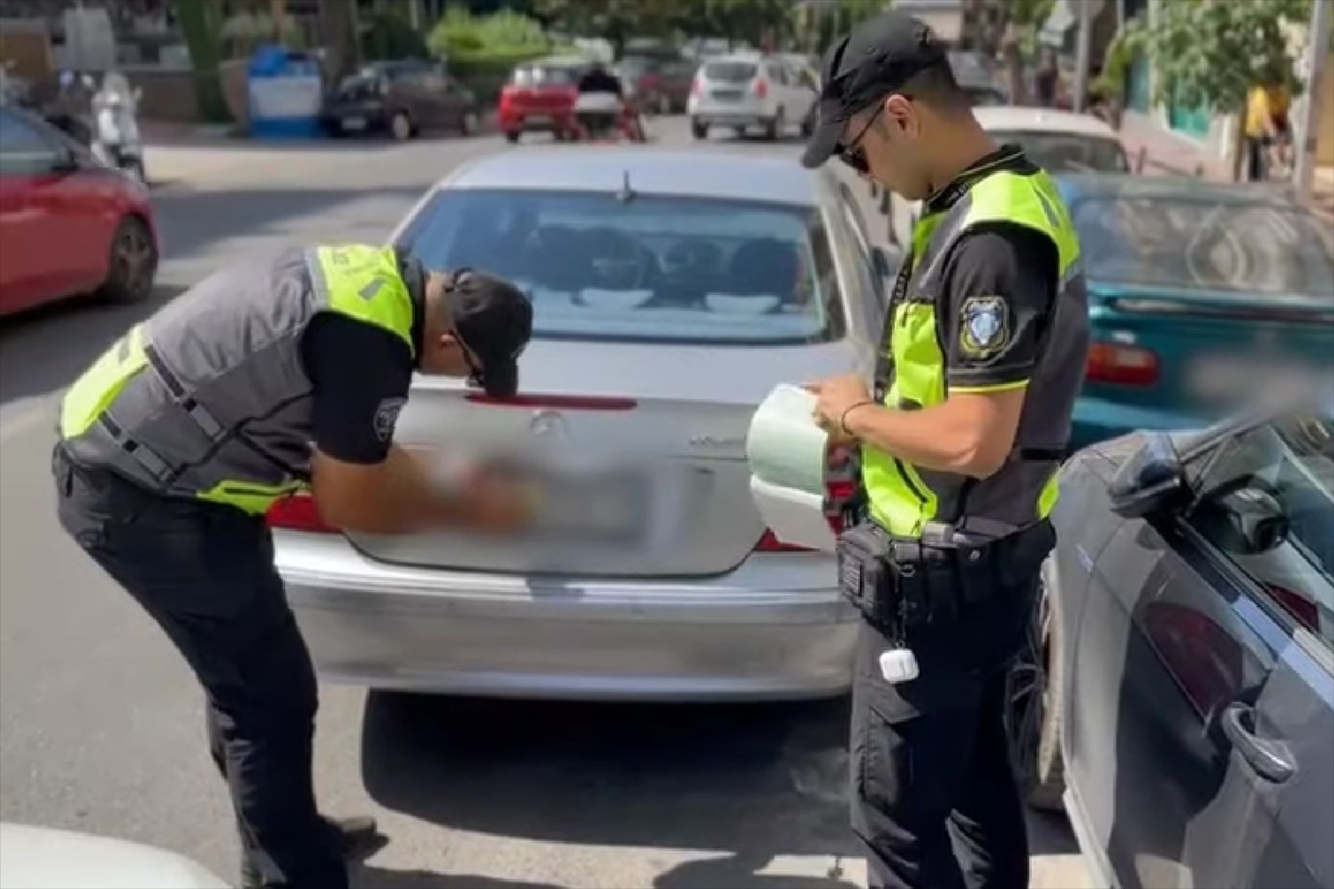 Η χειρότερη συνήθεια των Ελλήνων οδηγών