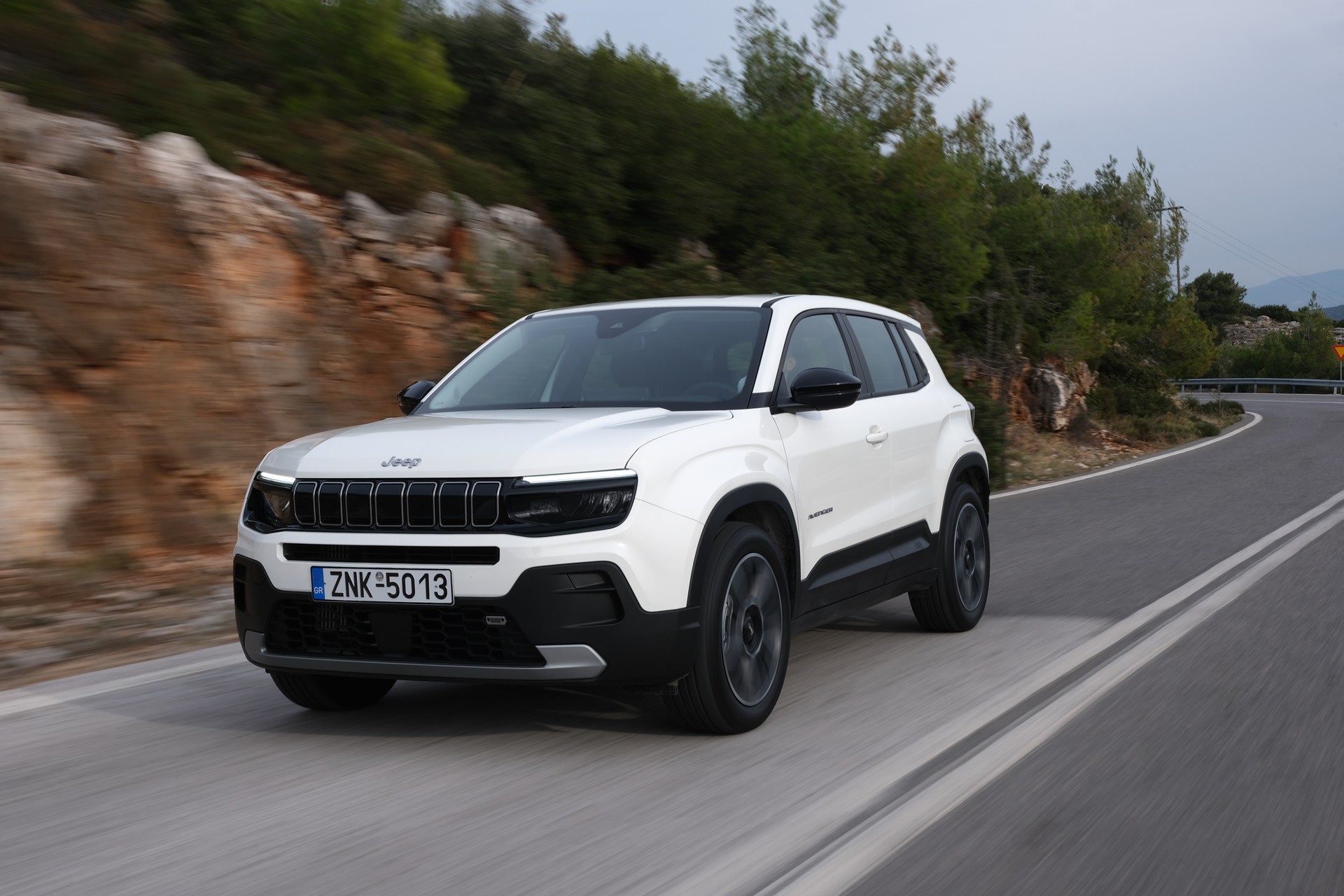 Jeep Avenger e-Hybrid: Πότε έρχεται στην Ελλάδα - Οι πρώτες τιμές στην Ευρώπη
