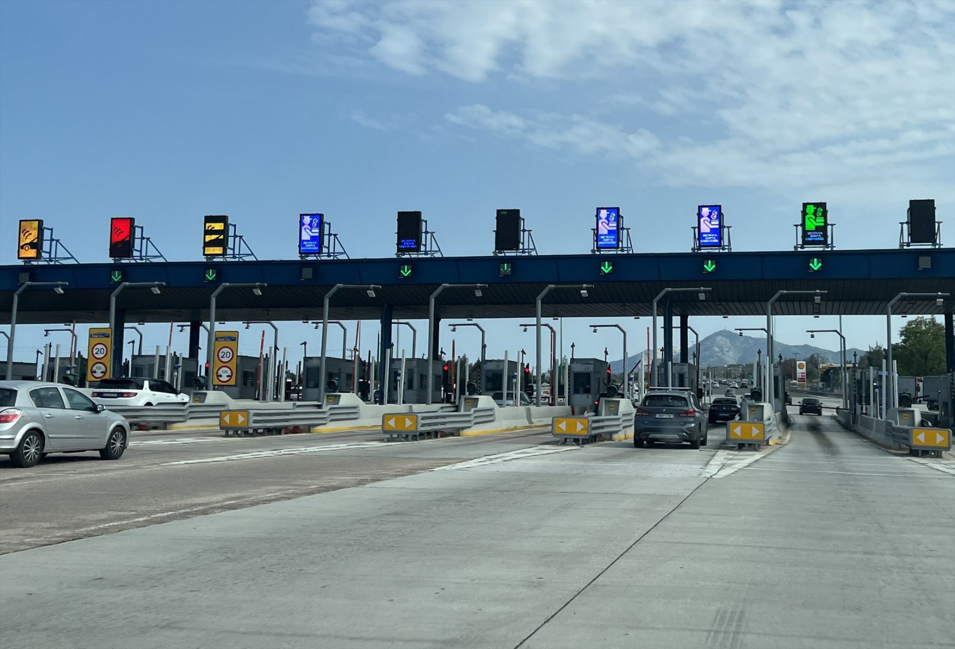 Δωρεάν διόδια στην Ελλάδα - Ποιοι περνάνε χωρίς να πληρώσουν;