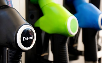 Οι Έλληνες γυρίζουν την πλάτη στο diesel - Σαρώνουν τα υβριδικά