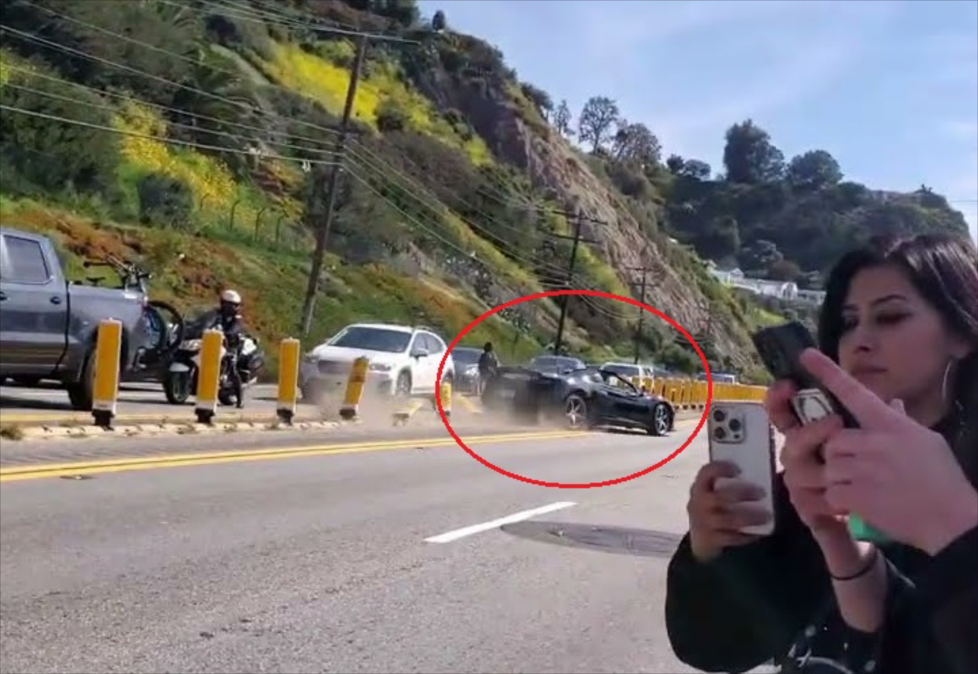 Οδηγός McLaren έγινε ρεζίλι μπροστά... σε αστυνομικό! [Video]