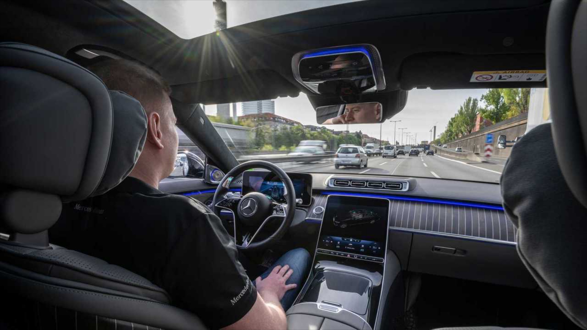 Επίσημο: Απαγορεύονται τα αυτοκίνητα αυτόνομης οδήγησης Επιπέδου 3 – Σε ποια αγορά;  