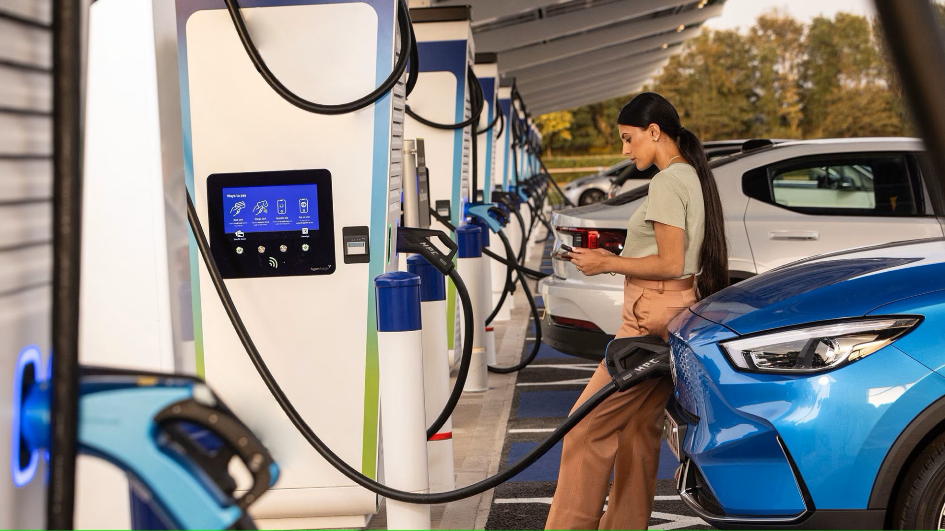 Πόσοι φορτιστές μπαίνουν κάθε μέρα στην Ευρώπη - Τι περιμένουμε το 2030; 