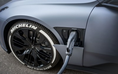 Νέα μπαταρία που φορτίζει σε 10 λεπτά - Ποιος την έφτιαξε