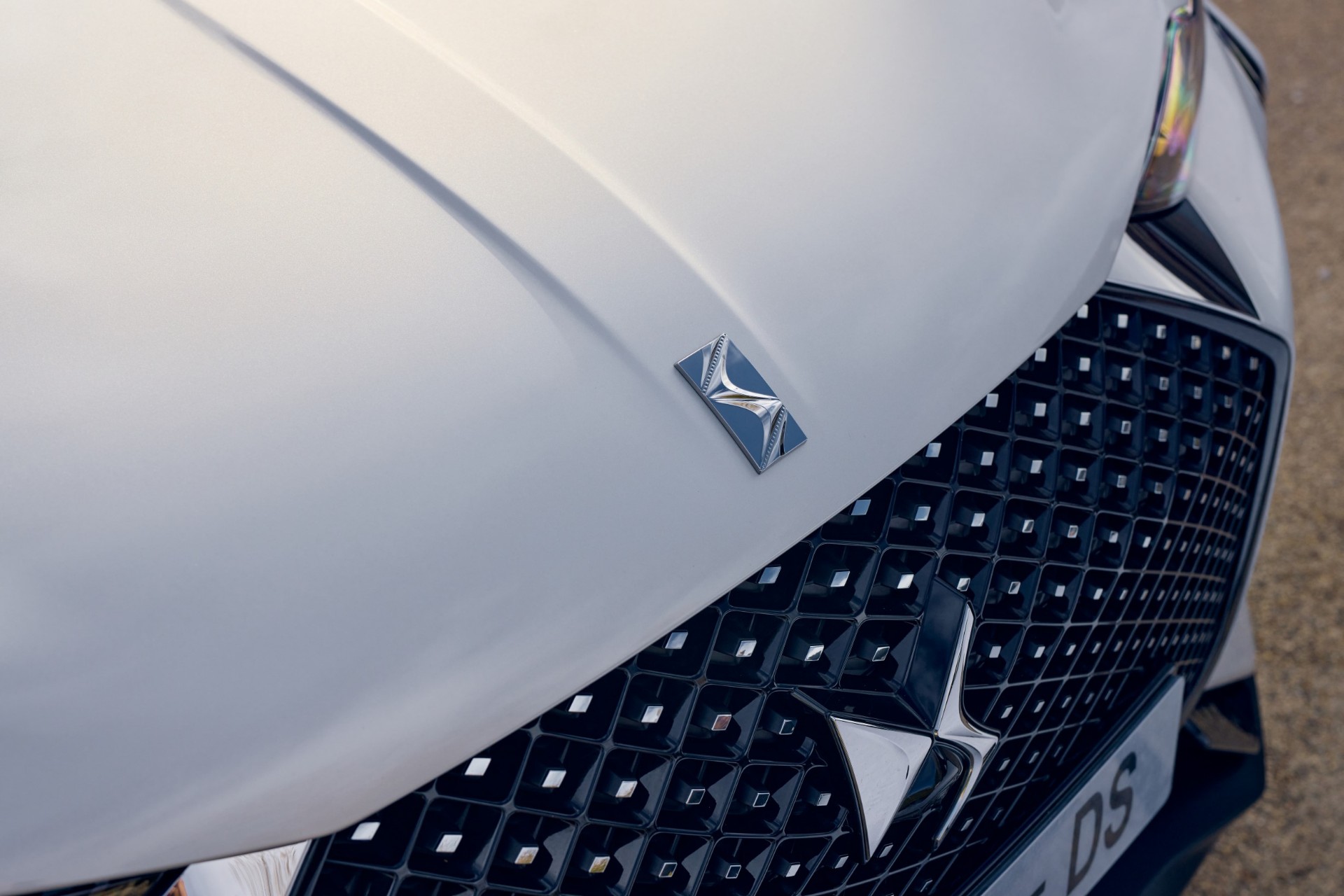 Ποιο νέο DS καίει 5,0 lt στα 100 km - Έρχεται τον Ιούνιο στην Ελλάδα