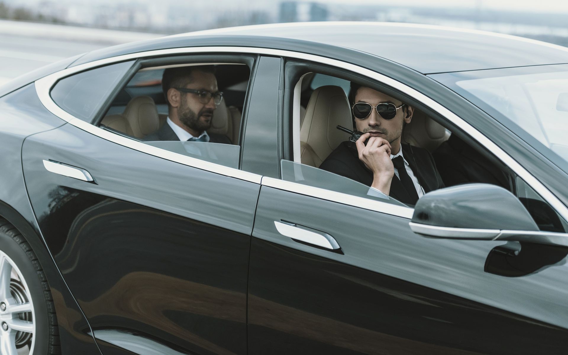 Ασφάλεια VIP προσώπων: Επιτρέπεται να έχουν φάρο στο αυτοκίνητο; 