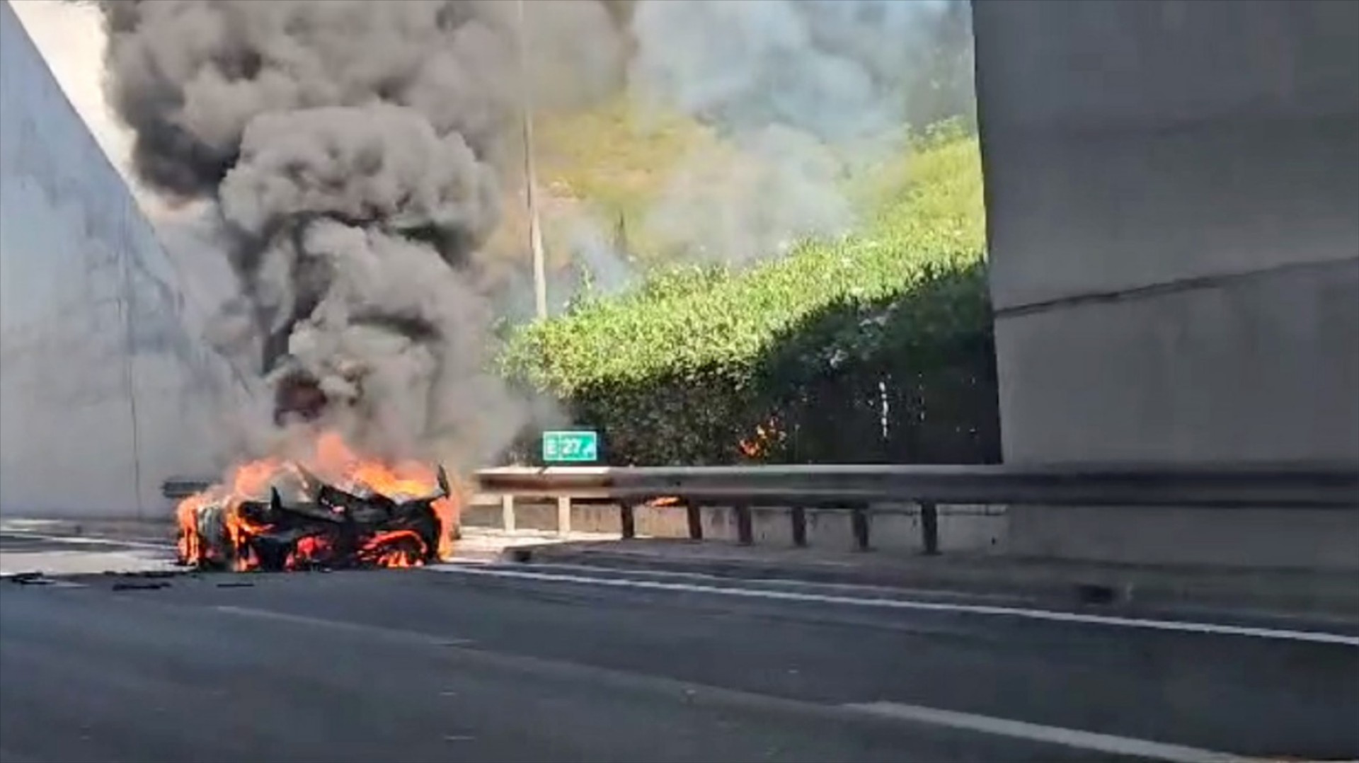 Λαμπάδιασε στην Αττική Οδό supercar 3,6 εκατ. ευρώ! Δείτε ποιο είναι [video]