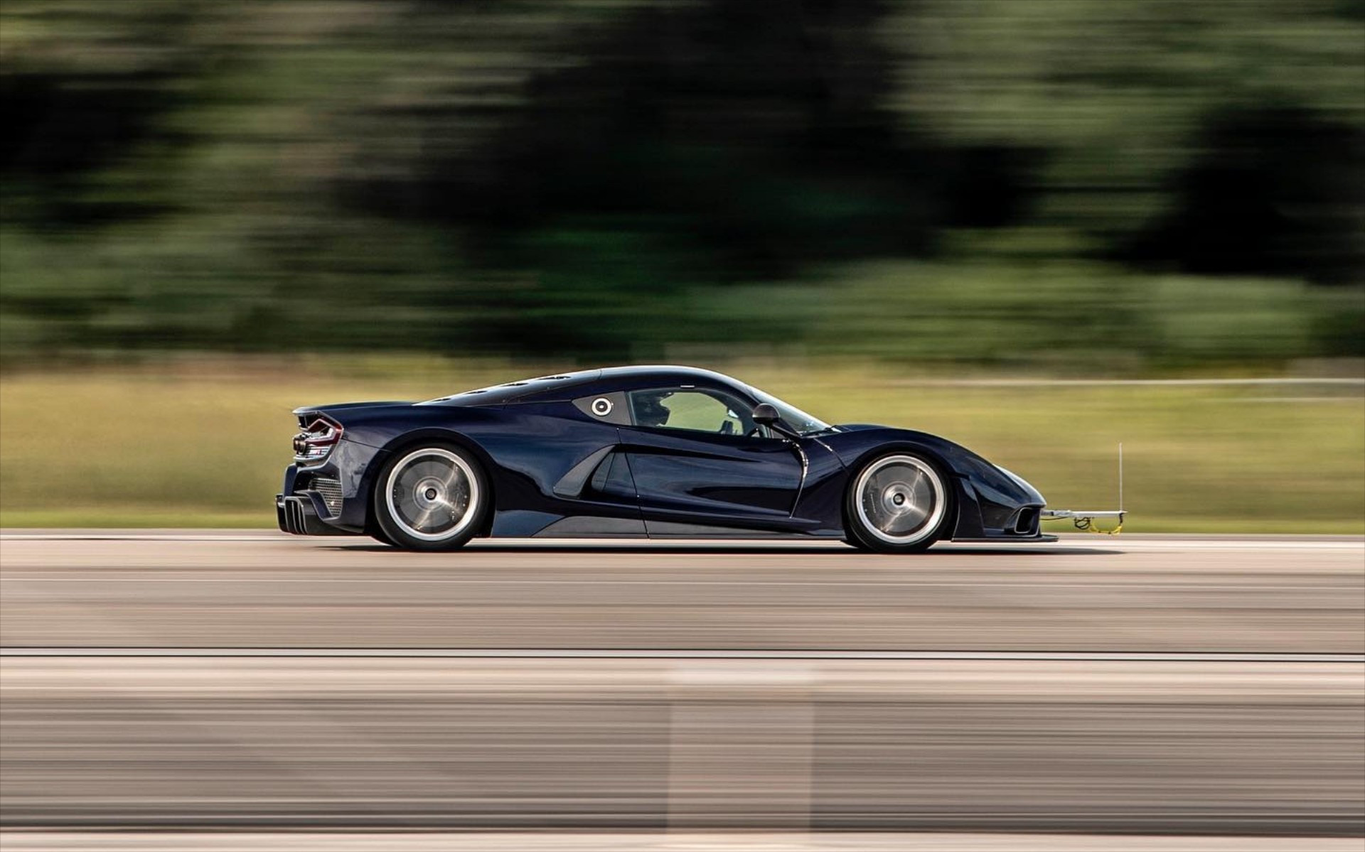 Τράκαρε με 400 km/h και δεν έπαθε τίποτα - Οδηγούσε αυτοκίνητο 1.842 PS