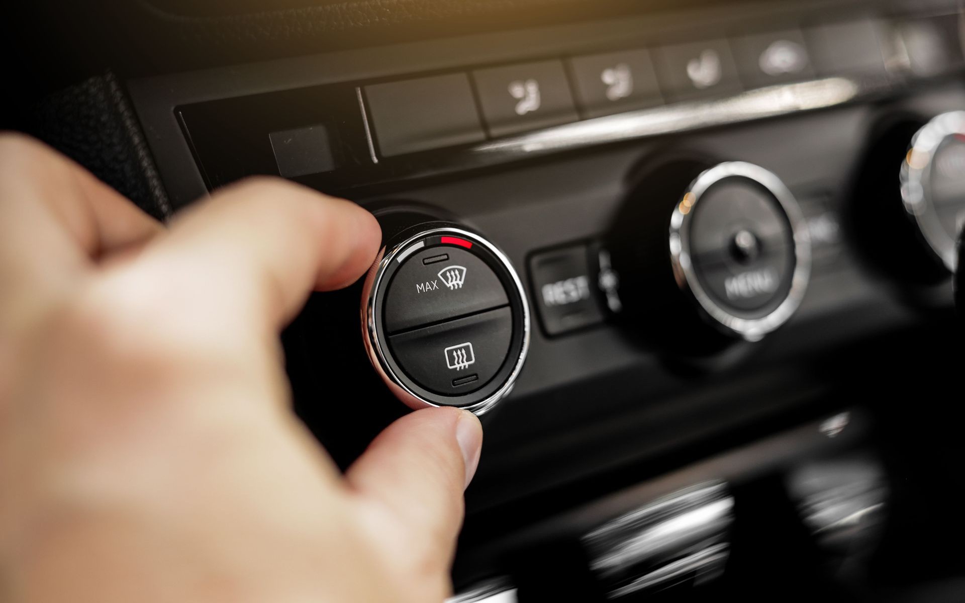 Καύσωνας: Η ζέστη στο αυτοκίνητο ισοδυναμεί με… κατανάλωση αλκοόλ!