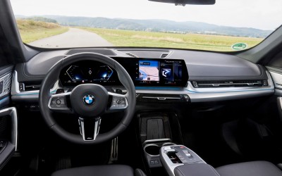 Η Νο1 BMW στην Ελλάδα - Κοντράρει στα ίσια το Toyota C-HR