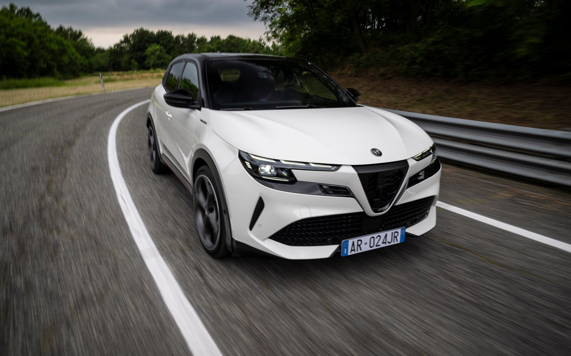 Πότε έρχεται Ελλάδα η τετρακίνητη Alfa Romeo Junior με τους 136 ίππους;