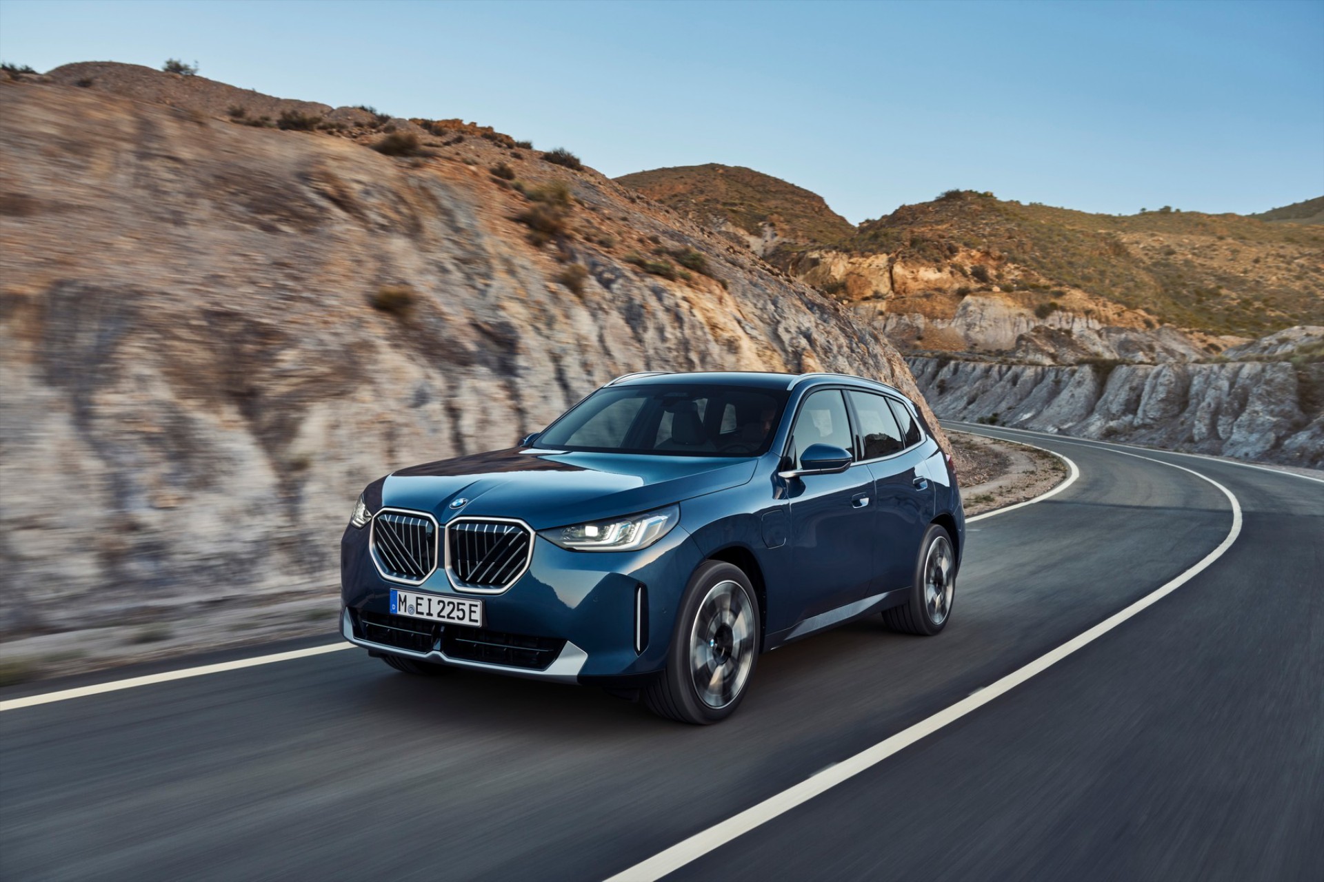 Στην Ελλάδα η νέα τετρακίνητη BMW X3 που καίει 5,77 ευρώ στα 100 km - Τιμή