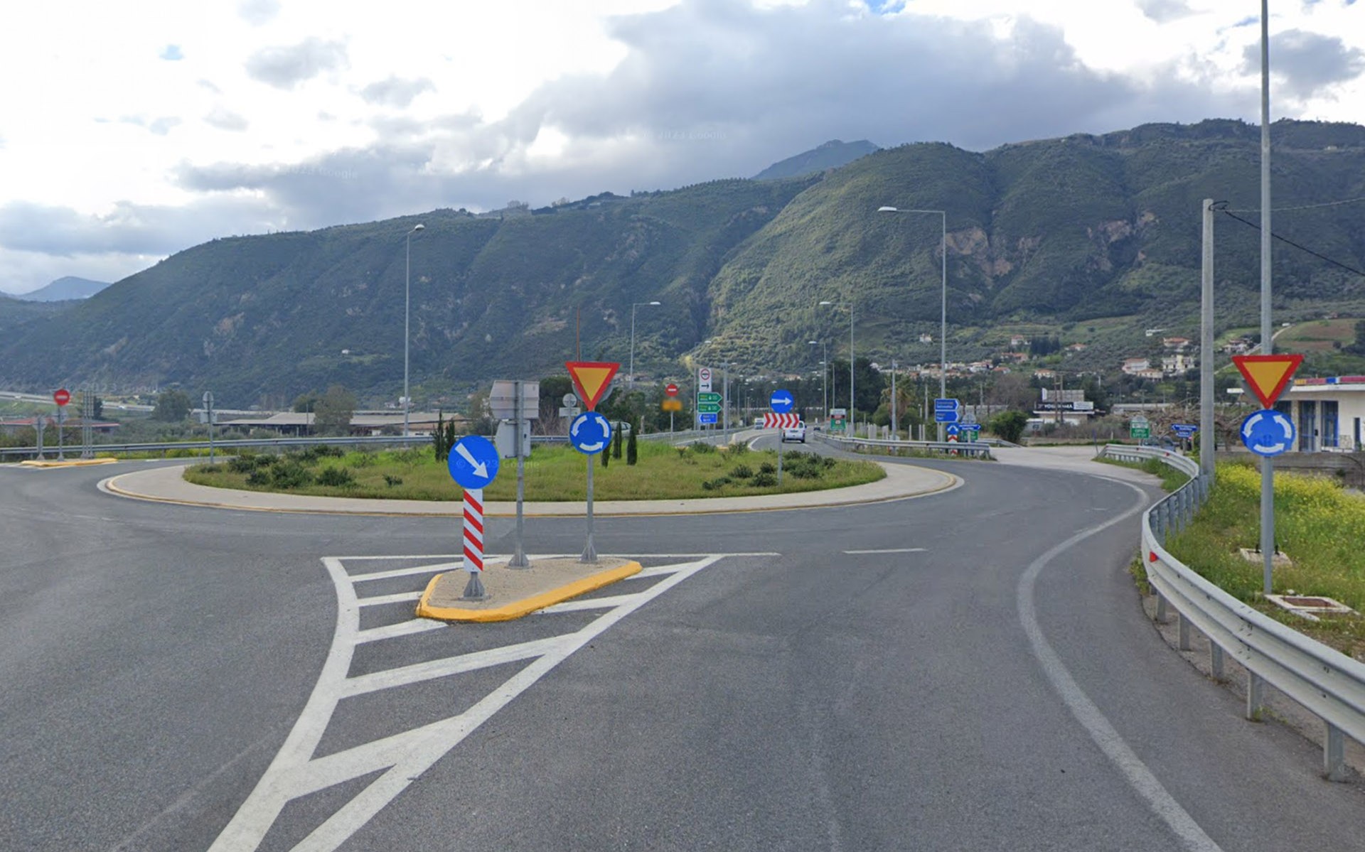 Κυκλικός κόμβος: Ποιος έχει προτεραιότητα;