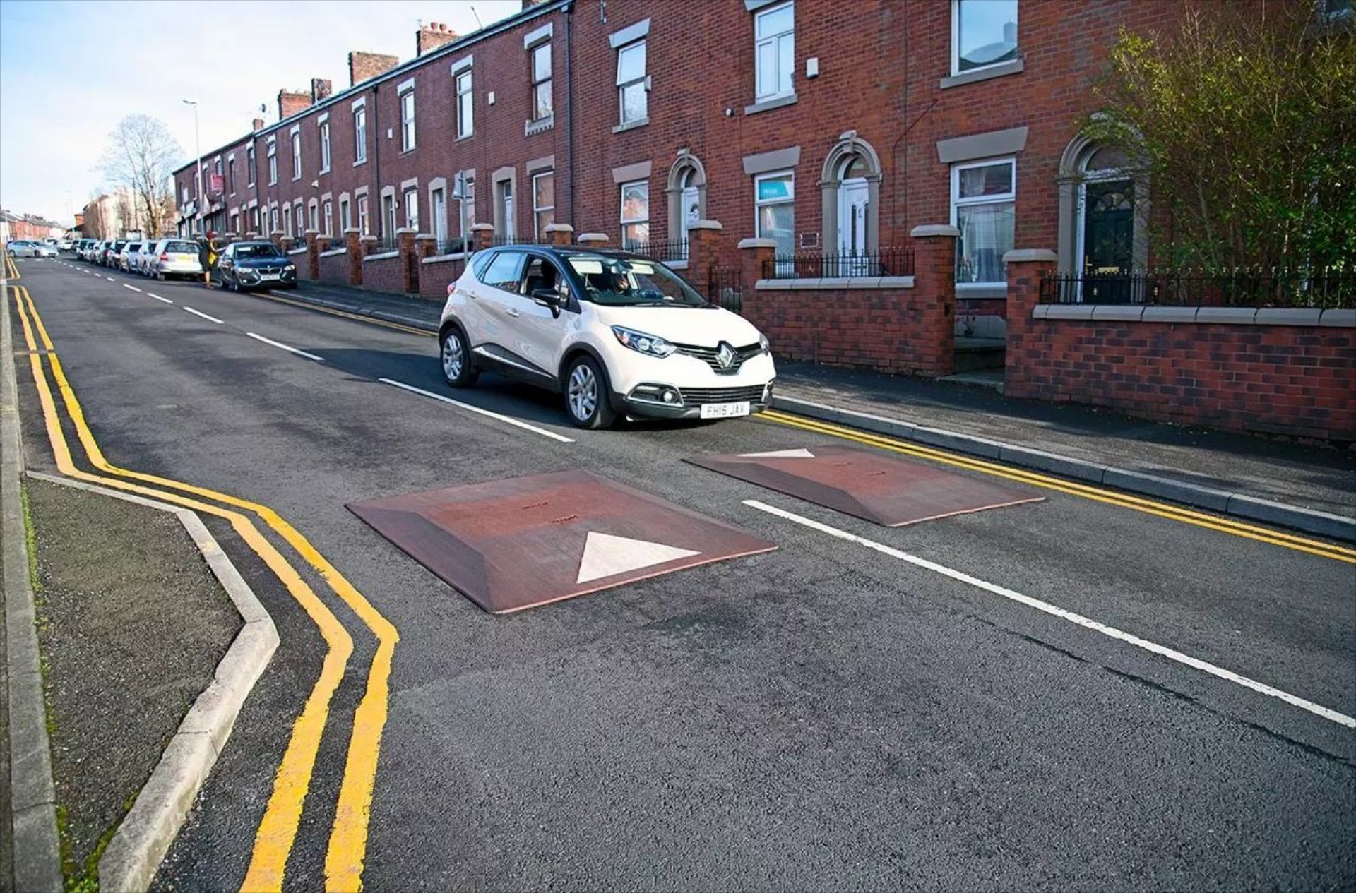 Μπήκαν τα έξυπνα σαμαράκια - Πώς βοηθούν τους μοτοσικλετιστές