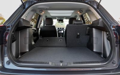 To υβριδικό SUV της Suzuki με 362 lt πορτμπαγκάζ και τιμή 19.580 ευρώ