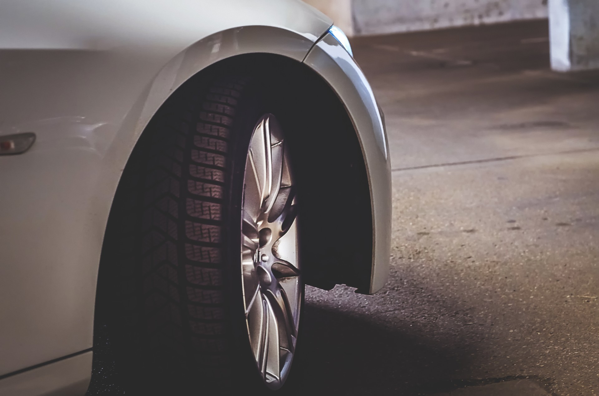 Πασίγνωστη εταιρεία είναι ο μεγαλύτερος κατασκευαστής ελαστικών - Αποκλείεται να τη βρεις!