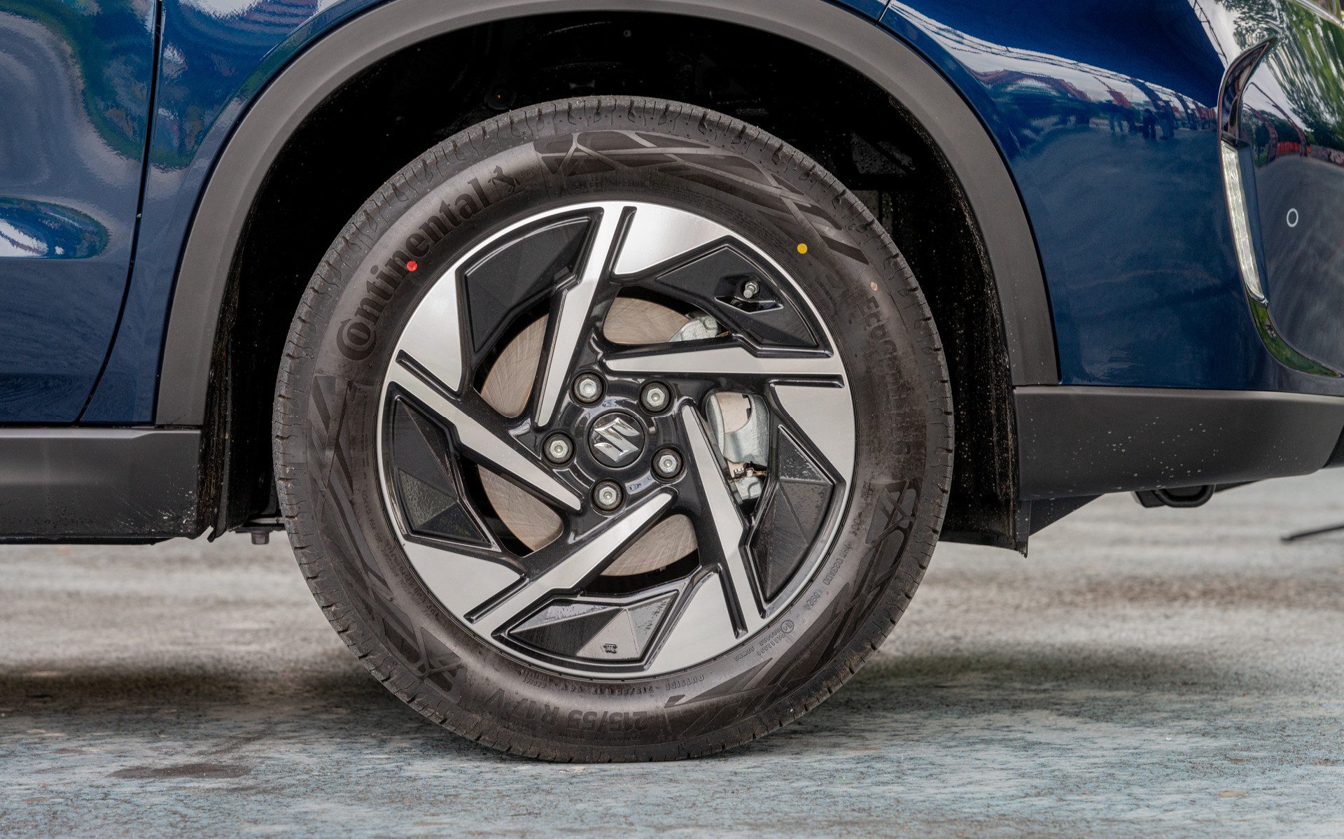 To υβριδικό SUV της Suzuki που έκανε πάταγο στην Ελλάδα - Το αγόρασαν 4.640 οδηγοί για 20.580 ευρώ