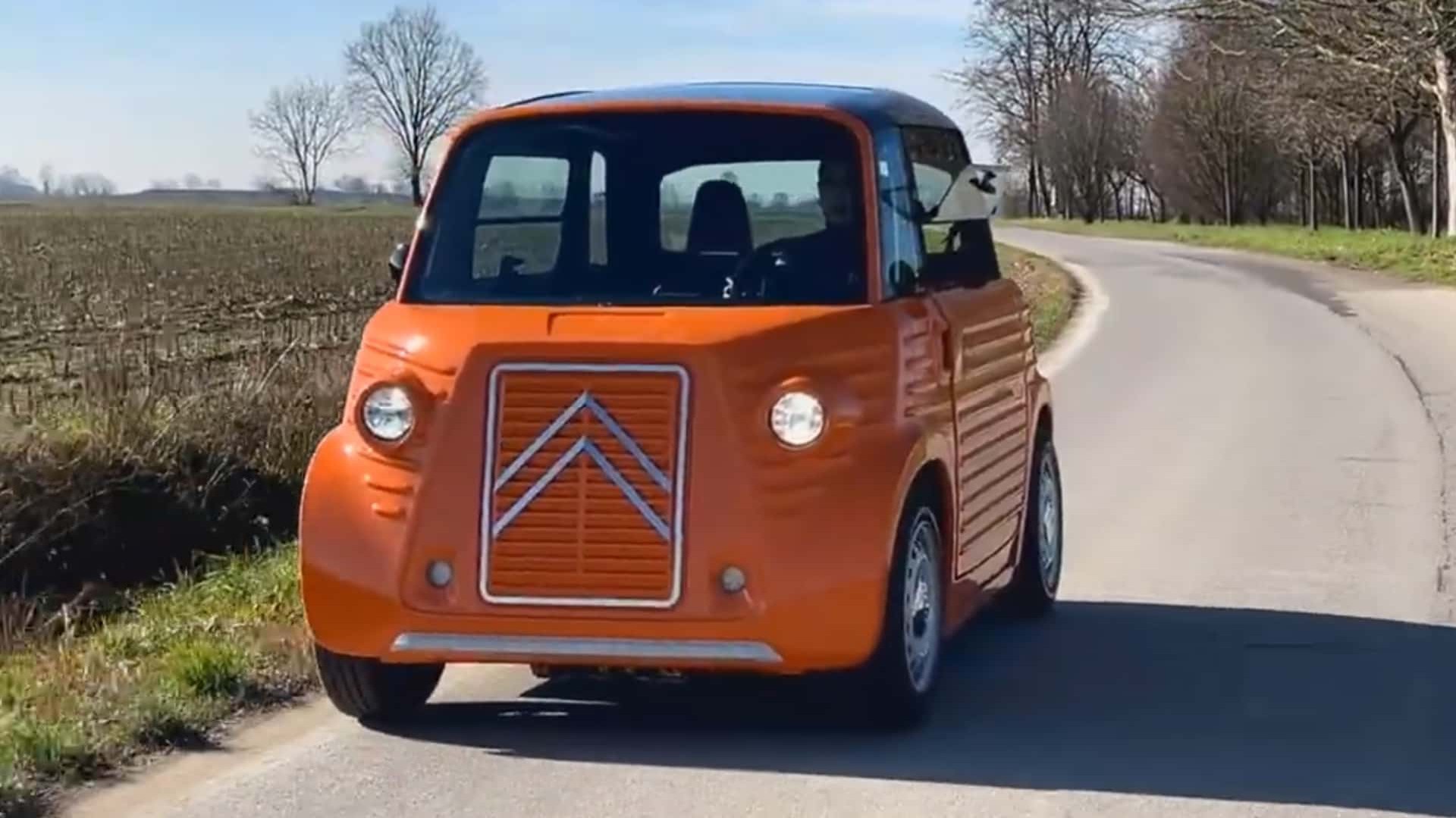 Ένα Citroen Ami από τη δεκαετία του '50 [video]