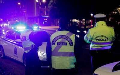 Ελλάδα: Αστυνομικός κυκλοφορούσε με κλεμμένο αυτοκίνητο – Δείτε που τον έπιασαν