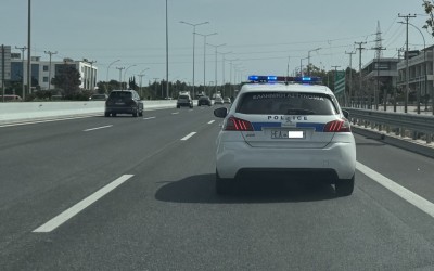 Σαρώνουν τα ραντάρ στην Ελλάδα – Σε ποιον δρόμο χτύπησαν αυτοκίνητο με 200 km/h – Έχει όριο 80 km/h