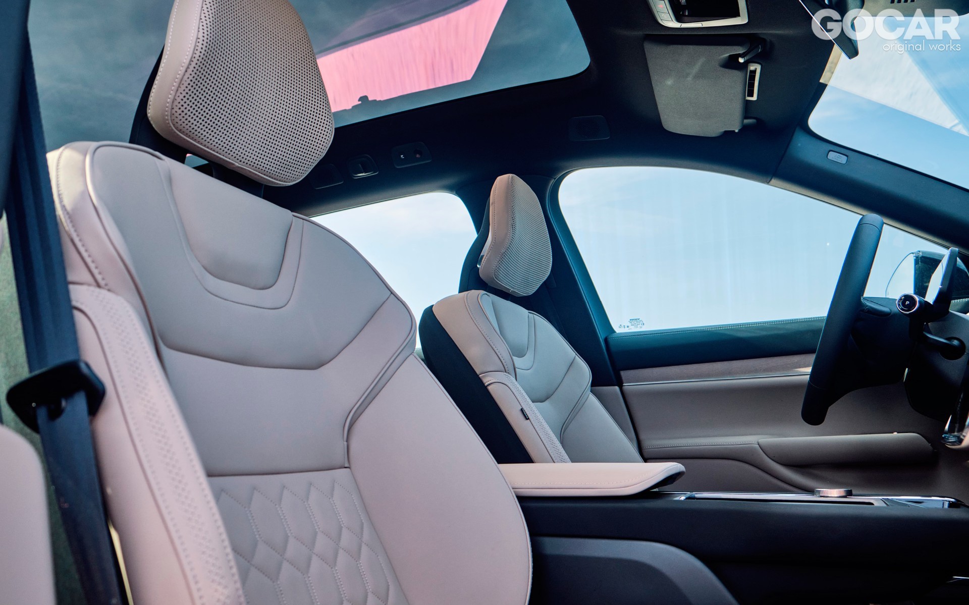 Volvo EX90: Τα έβαλε με δύο Porsche και κέρδισε