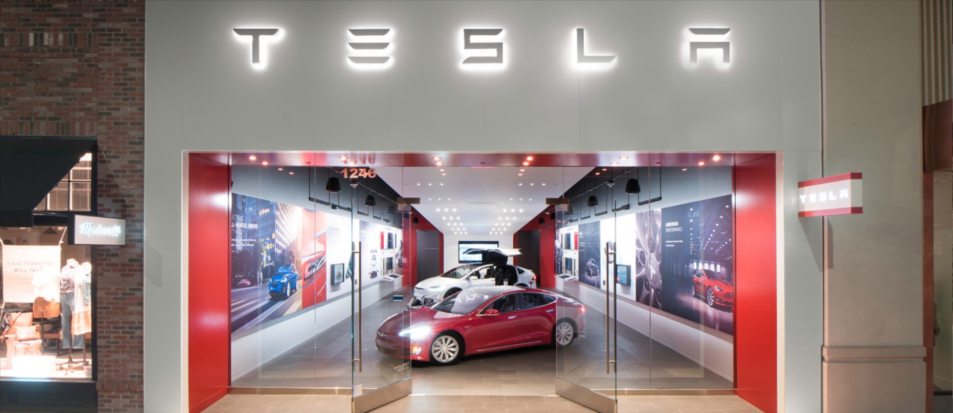 Οι ιδιοκτήτες Tesla ζουν ένα δράμα – Που τους στοιχίζει σχεδόν 2.000 ευρώ