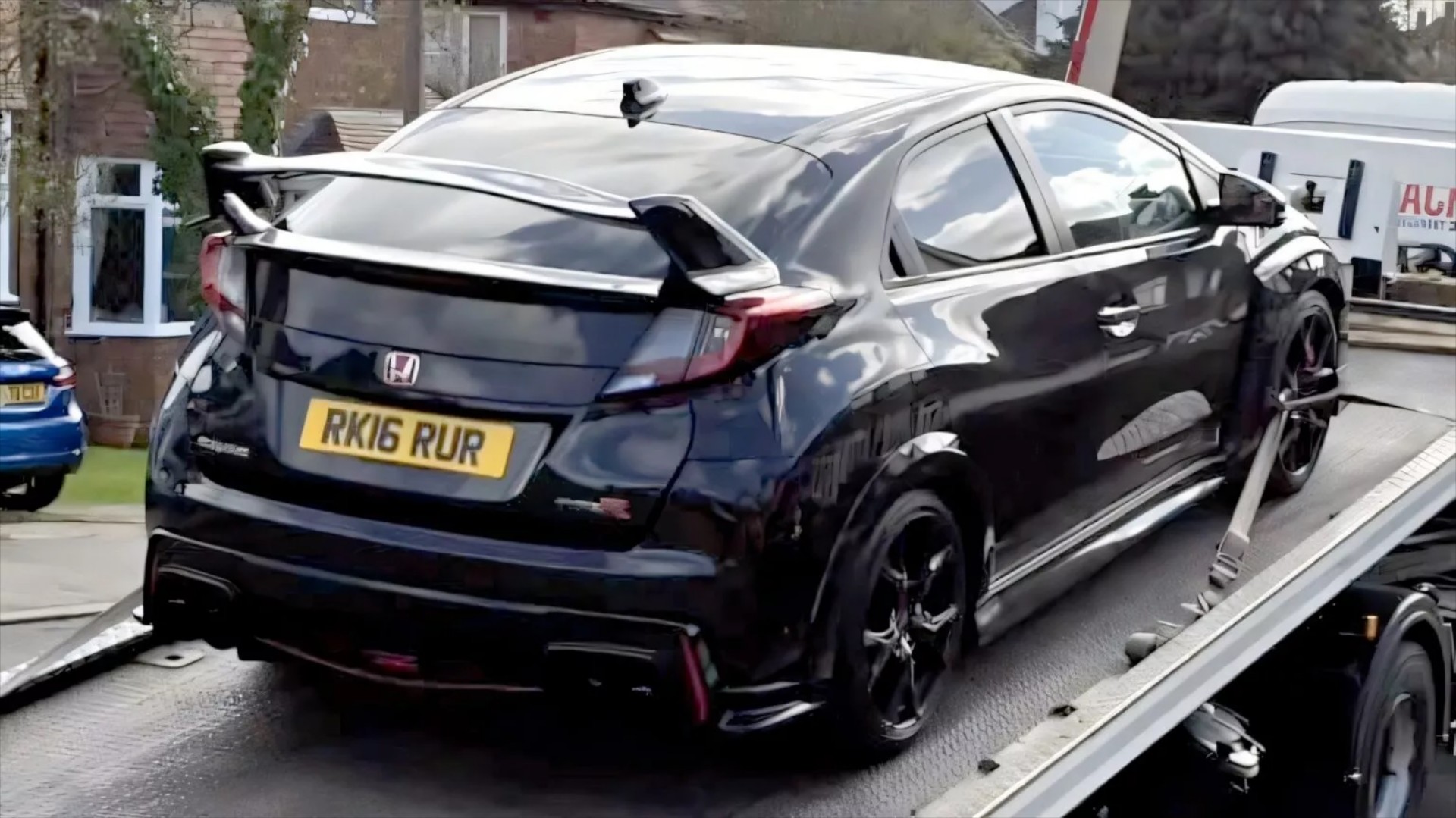 Αγόρασε Type-R και μετά κατάλαβε πως ήταν αυτό που του είχαν κλέψει!