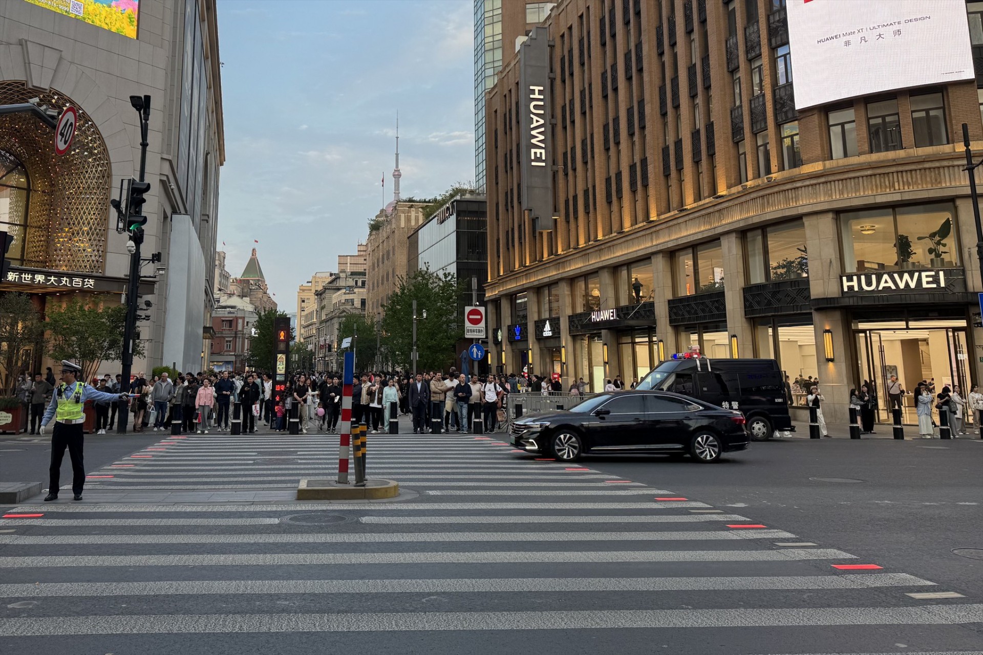 Η εμπειρία που ζήσαμε στην Κίνα – Πουλάνε αυτοκίνητα σαν smartphone