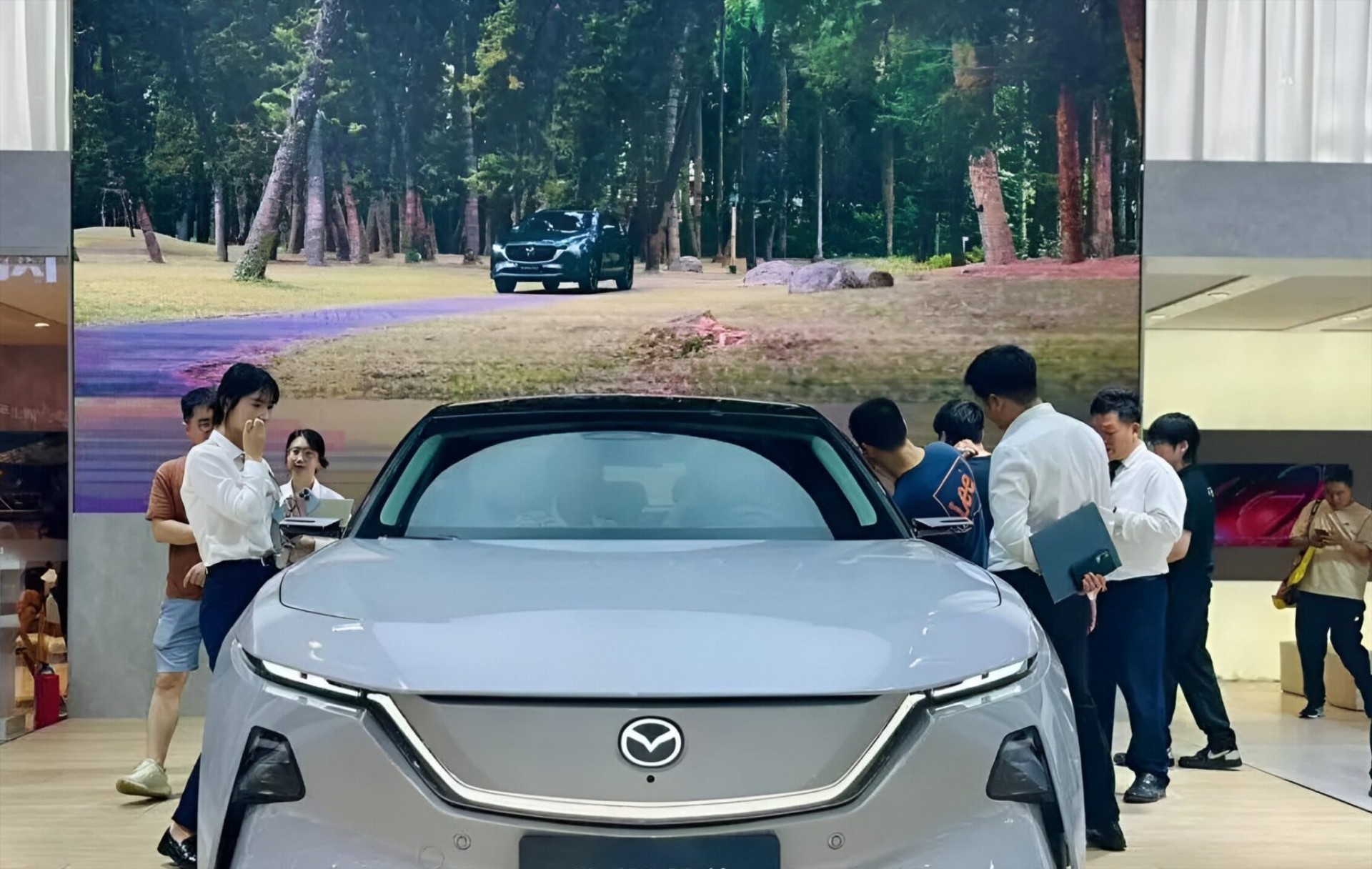 Σαρώνει το νέο SUV της Mazda – Έχει προκαταβολή 1,20 ευρώ!