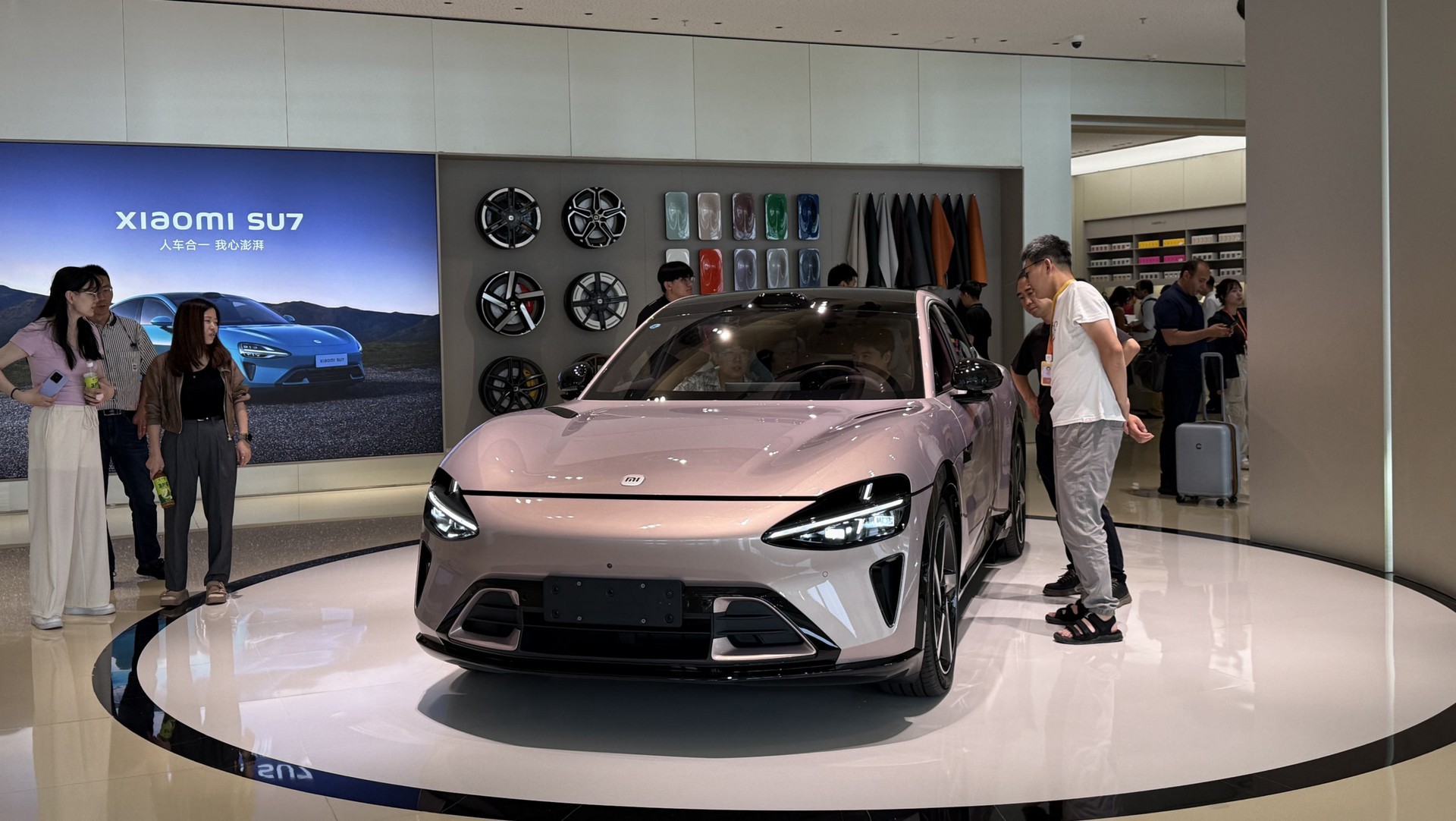 Το νέο Xiaomi έχει αναμονή 62 εβδομάδες – Δεν έμεινε ούτε ένα αυτοκίνητο 