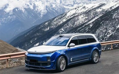 Το παράνομο αυτοκίνητο που είχε ψάρια στο καπό – Επενέβη η Αστυνομία [video]