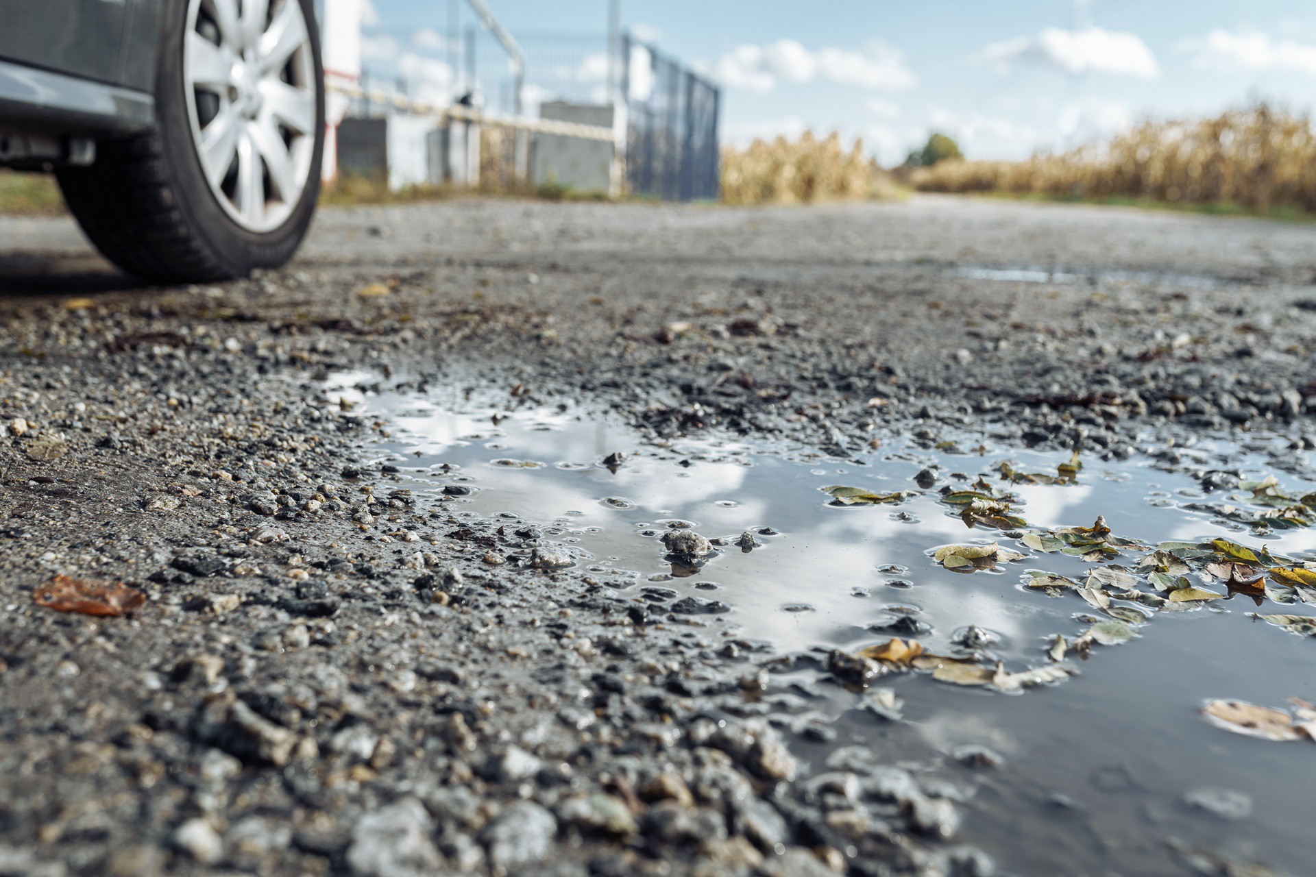 Η πατέντα που έχουν ανάγκη οι Έλληνες οδηγοί - Ενημερώνει για λακκούβες στους δρόμους 